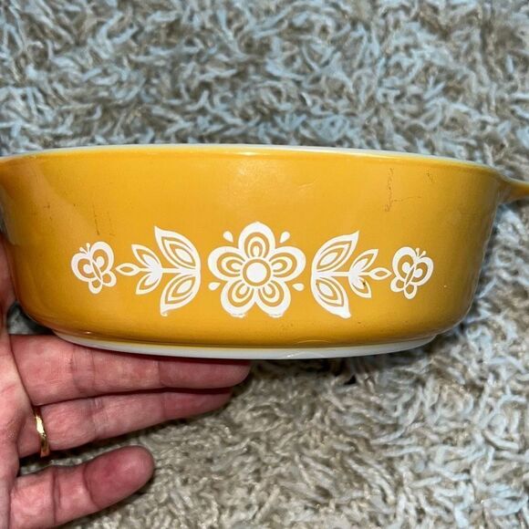 Vintage Pyrex "Gold Butterfly" Lidless Small Casserole Dish - Picture 10 of 10